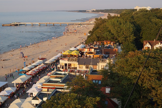 Kołobrzeg - plaża, morze Bałtyckie
