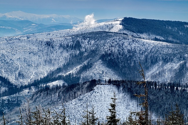 Ośnieżone góry Beskid