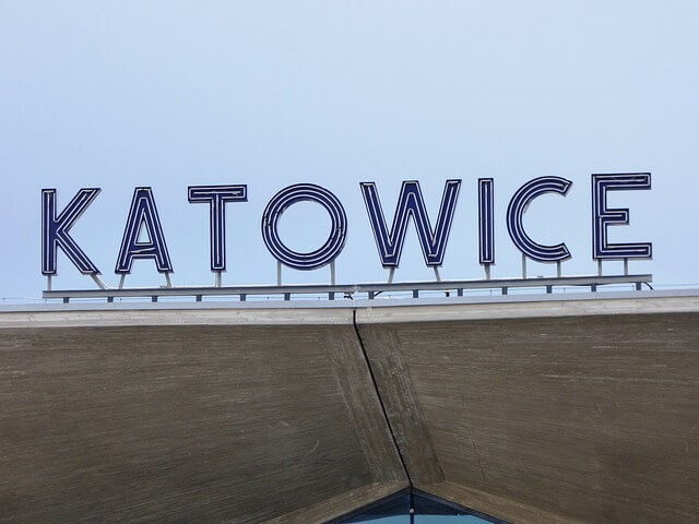 napis na dworcu w Katowicach